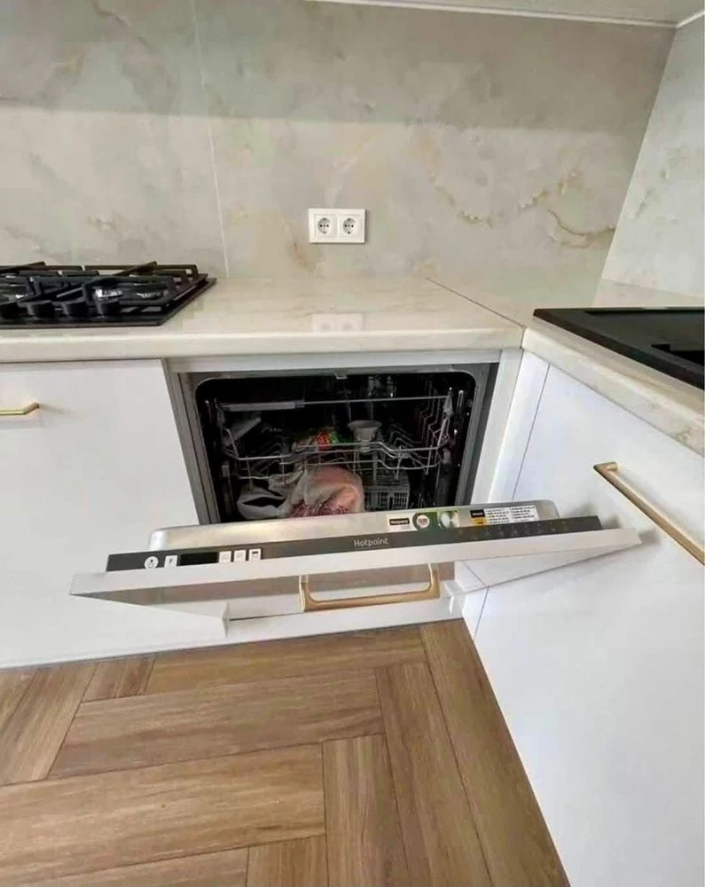 Продається 2 кімнатна квартира по вул. Острозького