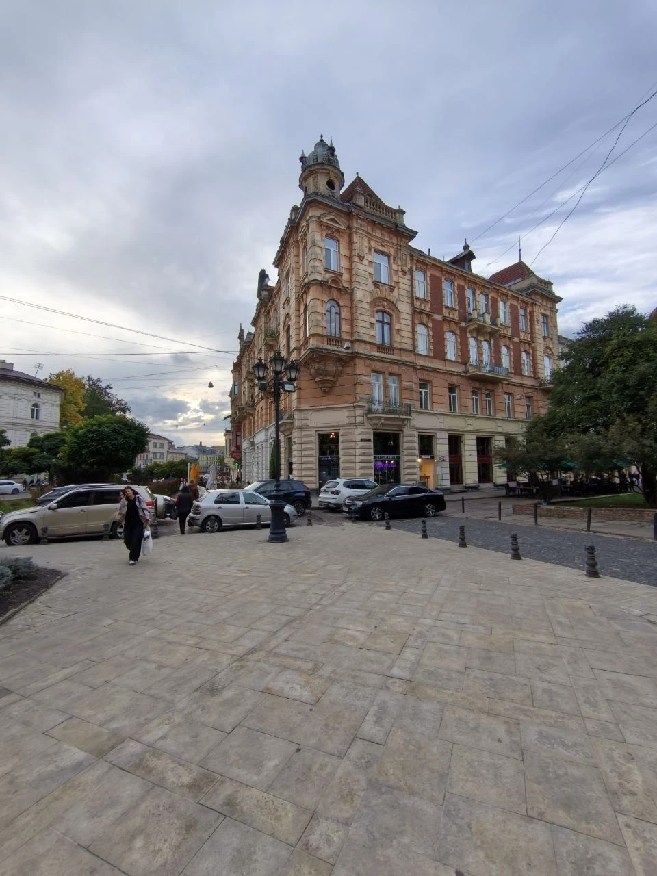 Продається квартира, Біля церкви Андрія місто Львів.