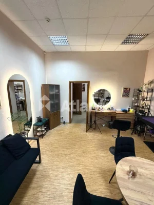 Продаж 2-кімнатної квартири в центрі Львова  вул. Дорошенка