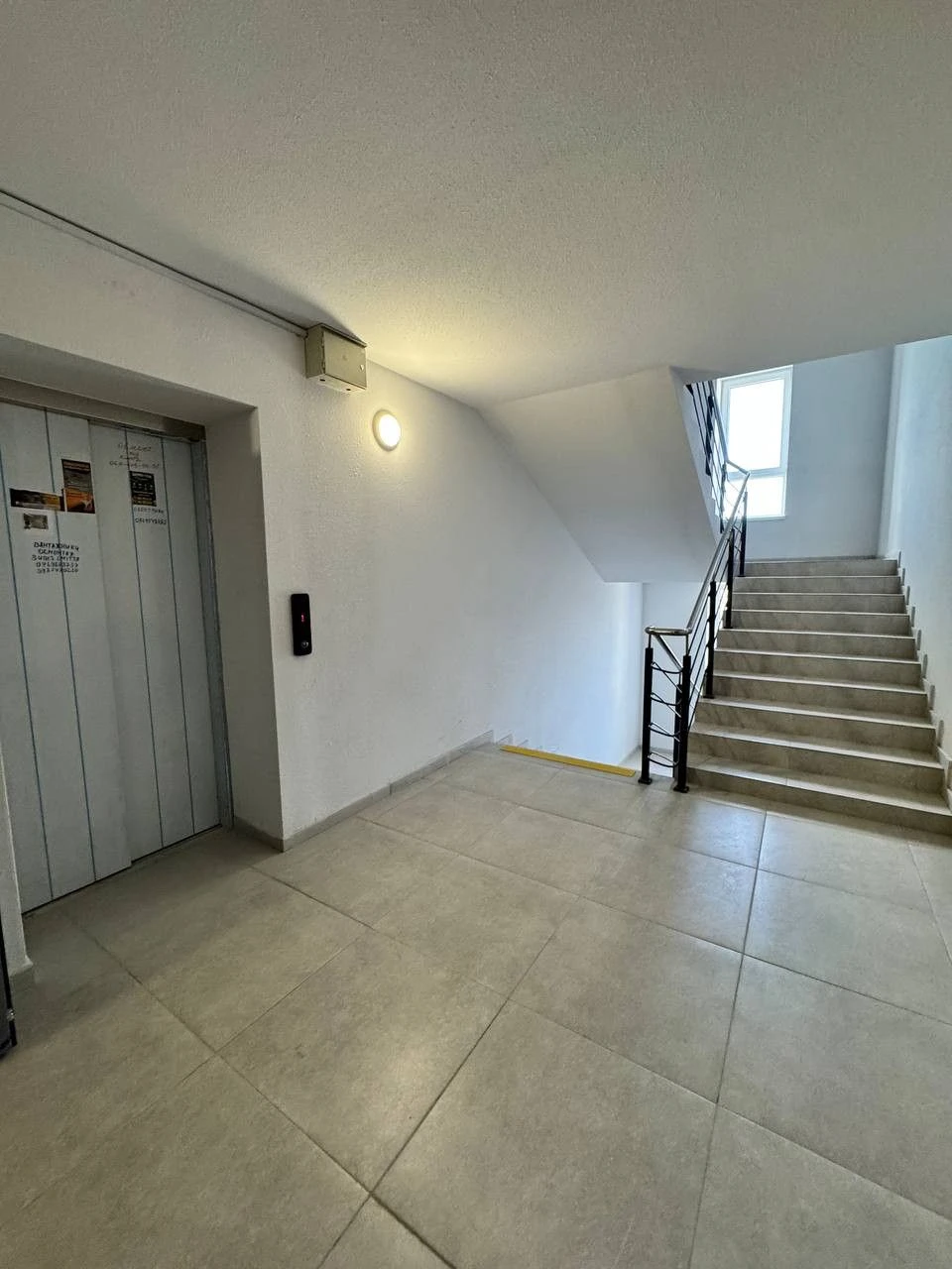 Продаж 1-кімнатної квартири 36.4 м.кв., в. Залізнична