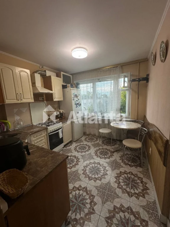3-кімн. квартира на Науковій з кладовою та горищем