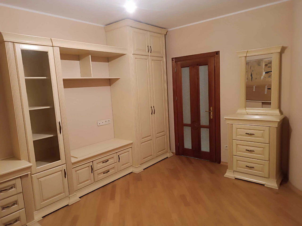 Продаж 2-х кімнатної квартири вул. Залізнична 7,  ЖК "На Зал