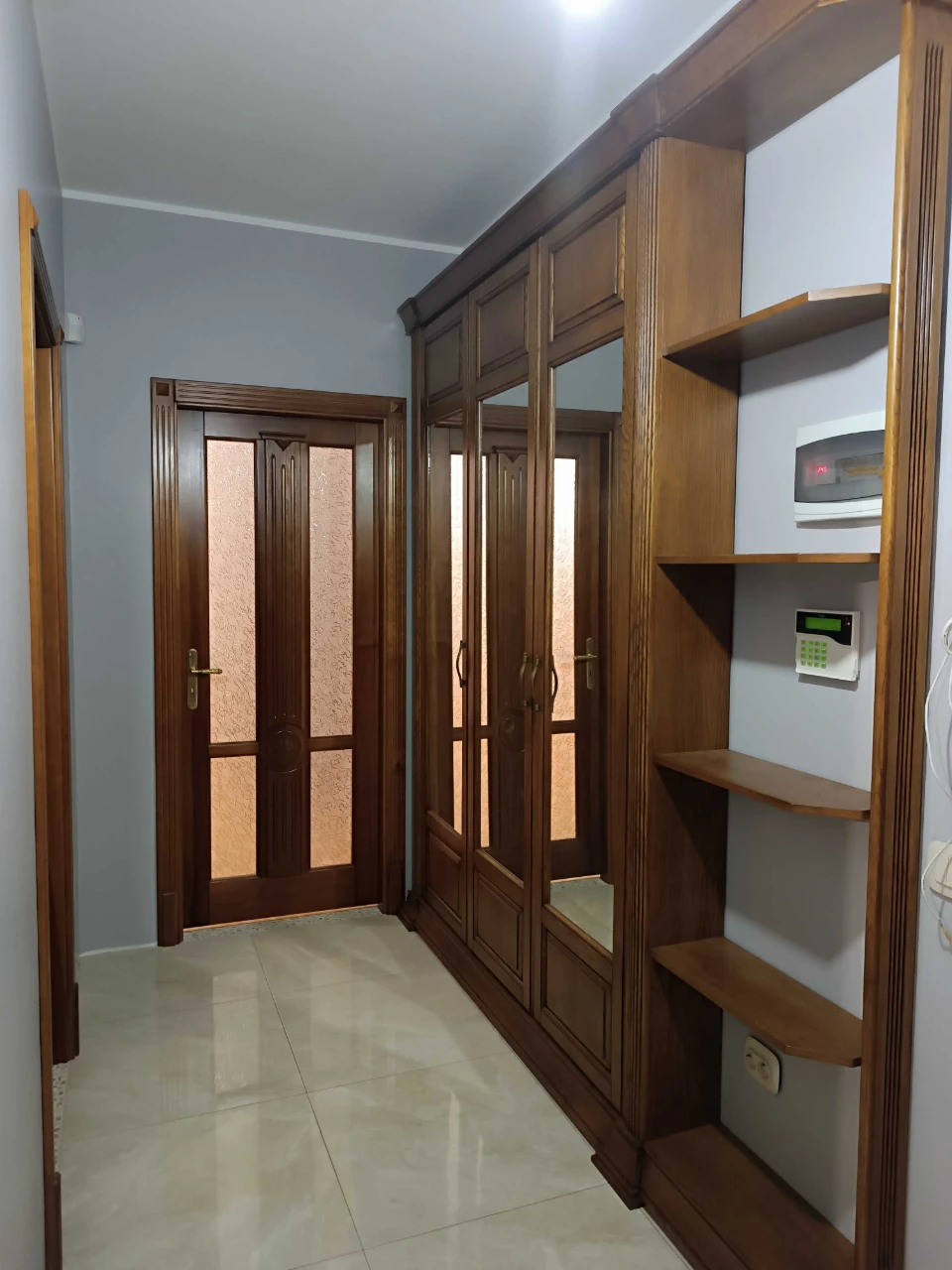 Продаж 2-х кімнатної квартири вул. Залізнична 7,  ЖК "На Зал