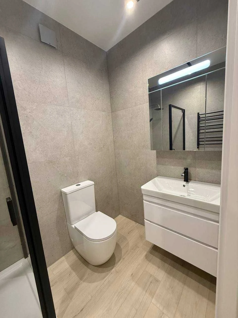 Продаж 2 кімнатної квартири з ремонтом ЖК Авалон вул. бічна