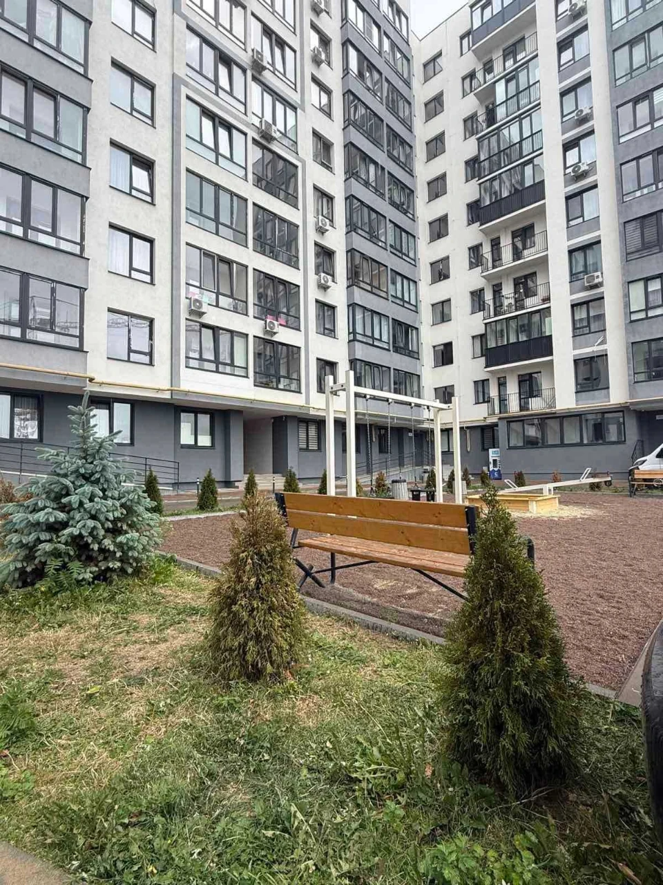Продаж 2-х кімнатної квартири по вул. Довга (р-н вул. Пасічн