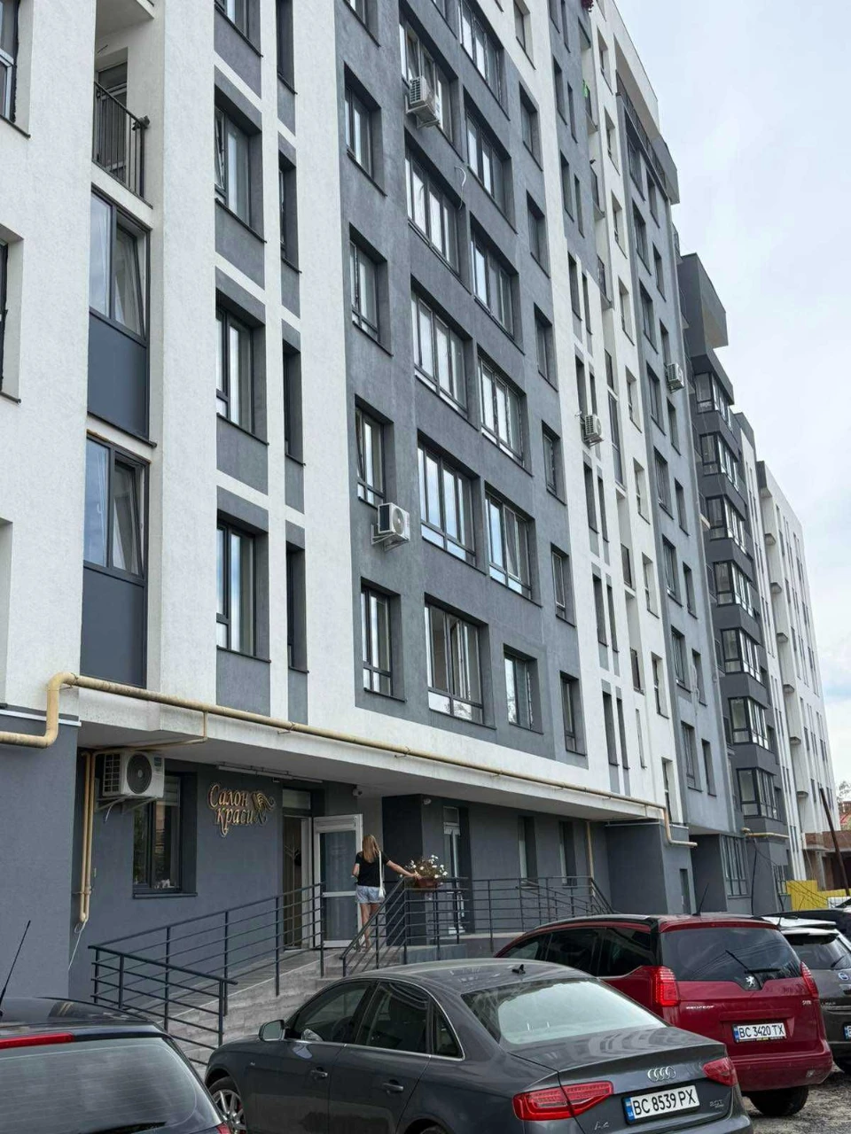 Продаж 2-х кімнатної квартири по вул. Довга (р-н вул. Пасічн