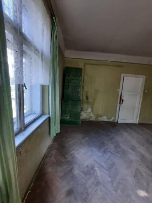 Продаж 2-х кімнатної квартири з гаражем + приміщення в цокол