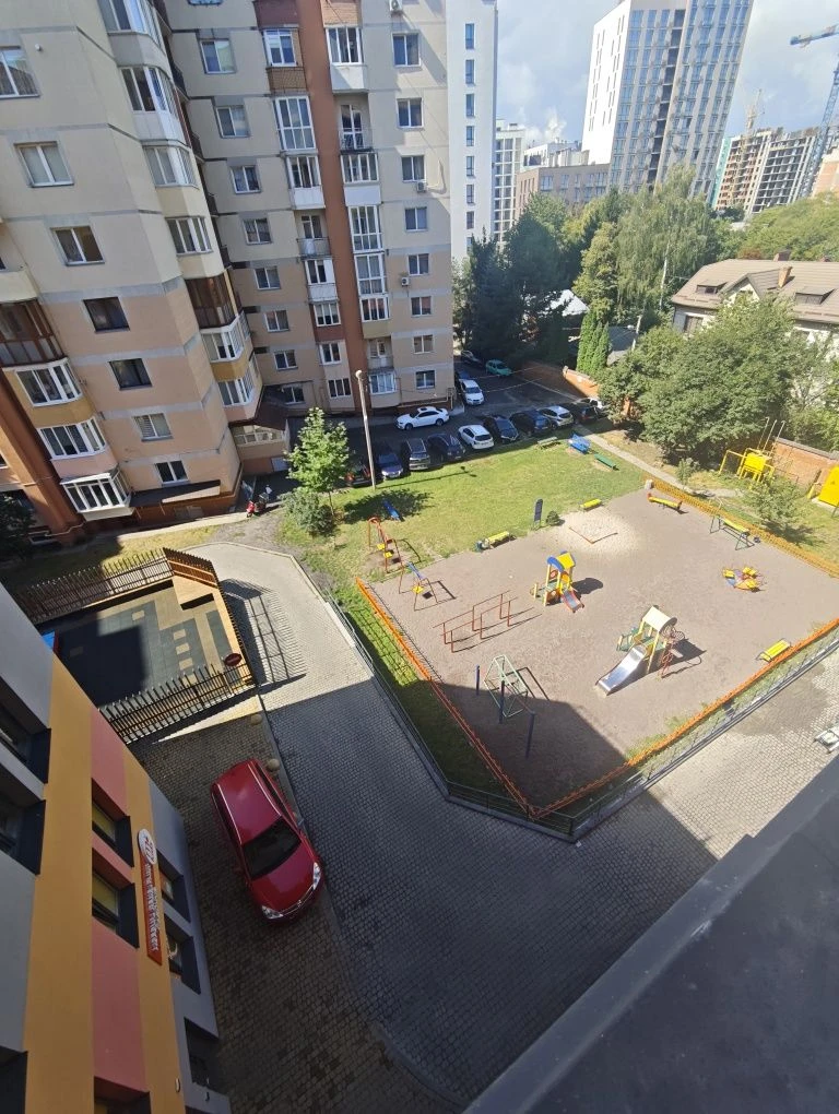 Терміновий продаж 2к квартири у Львові по вул Підголоско