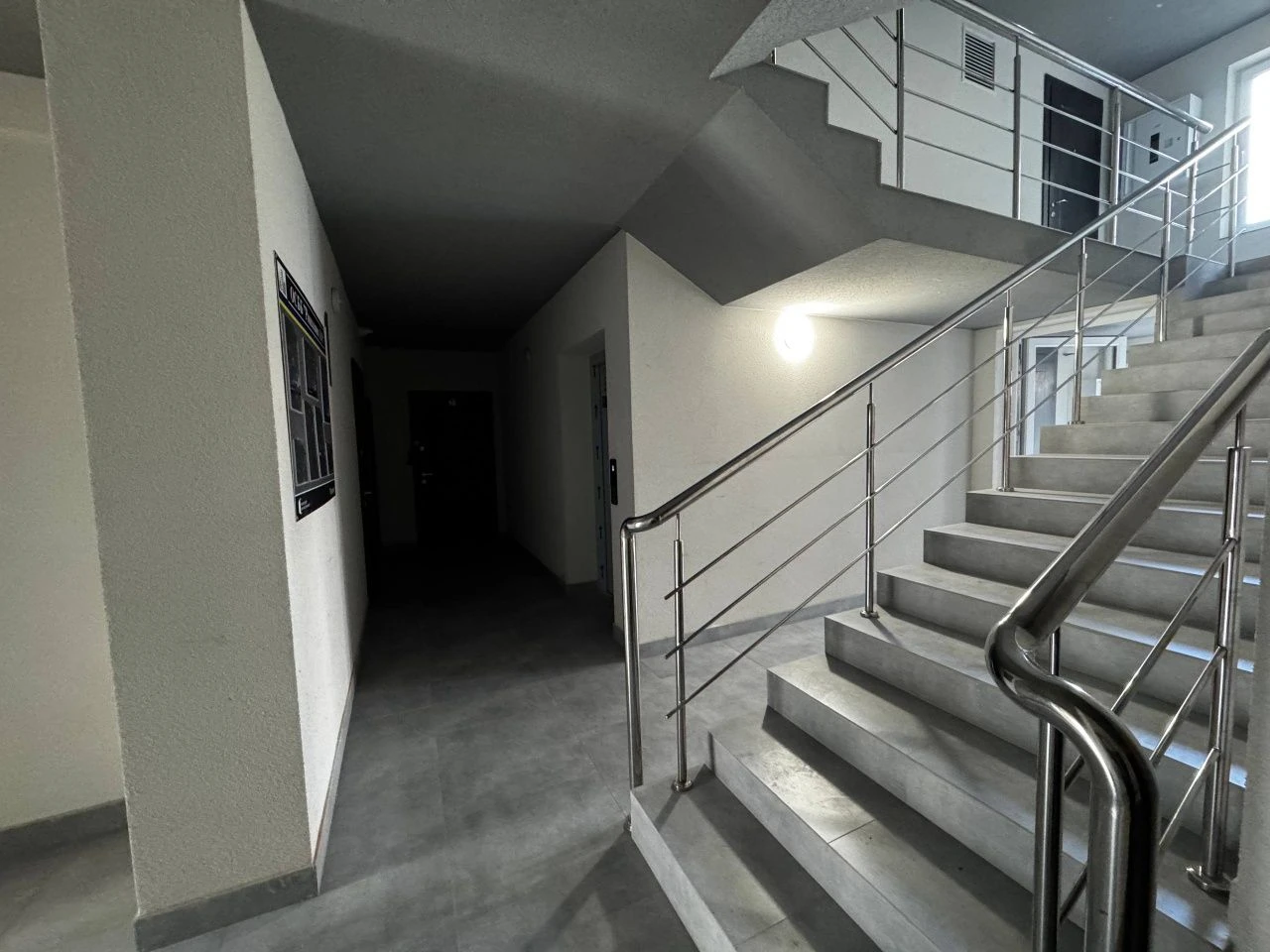 Sale of a 3-room apartment in a new building on Roksolany Zh street