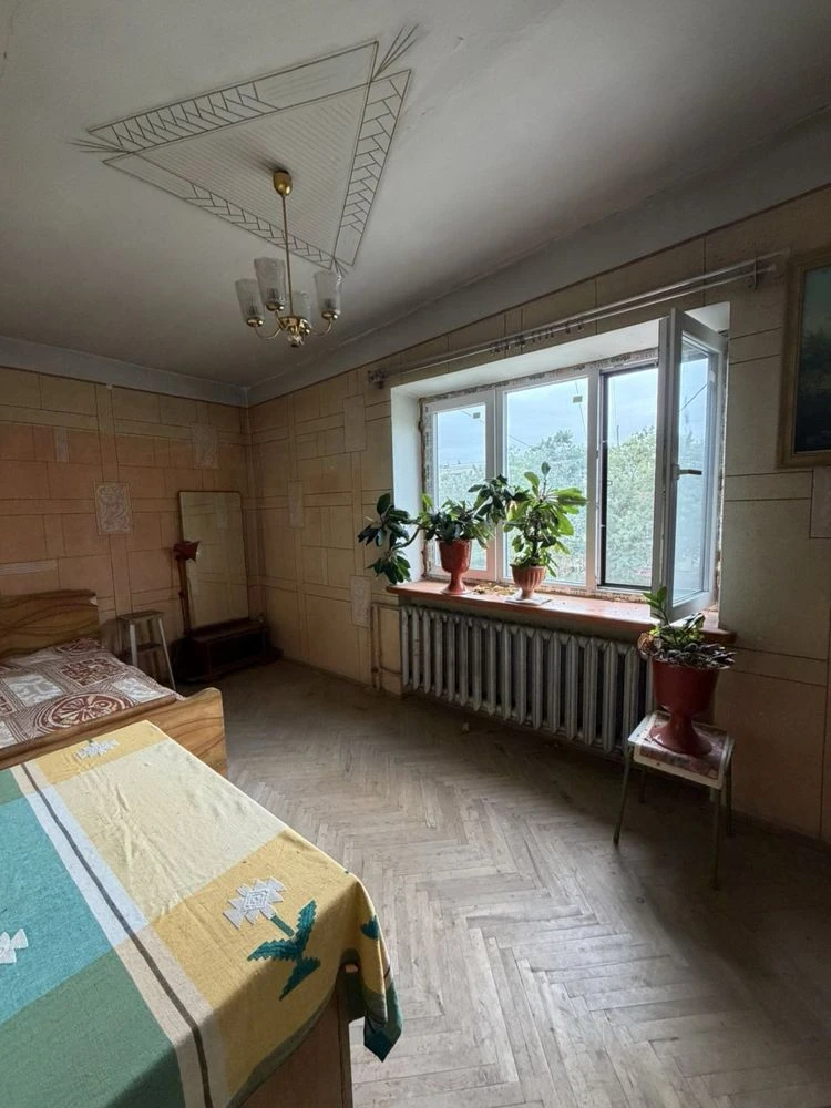 For sale: 2-room apartment on Horodotska Street