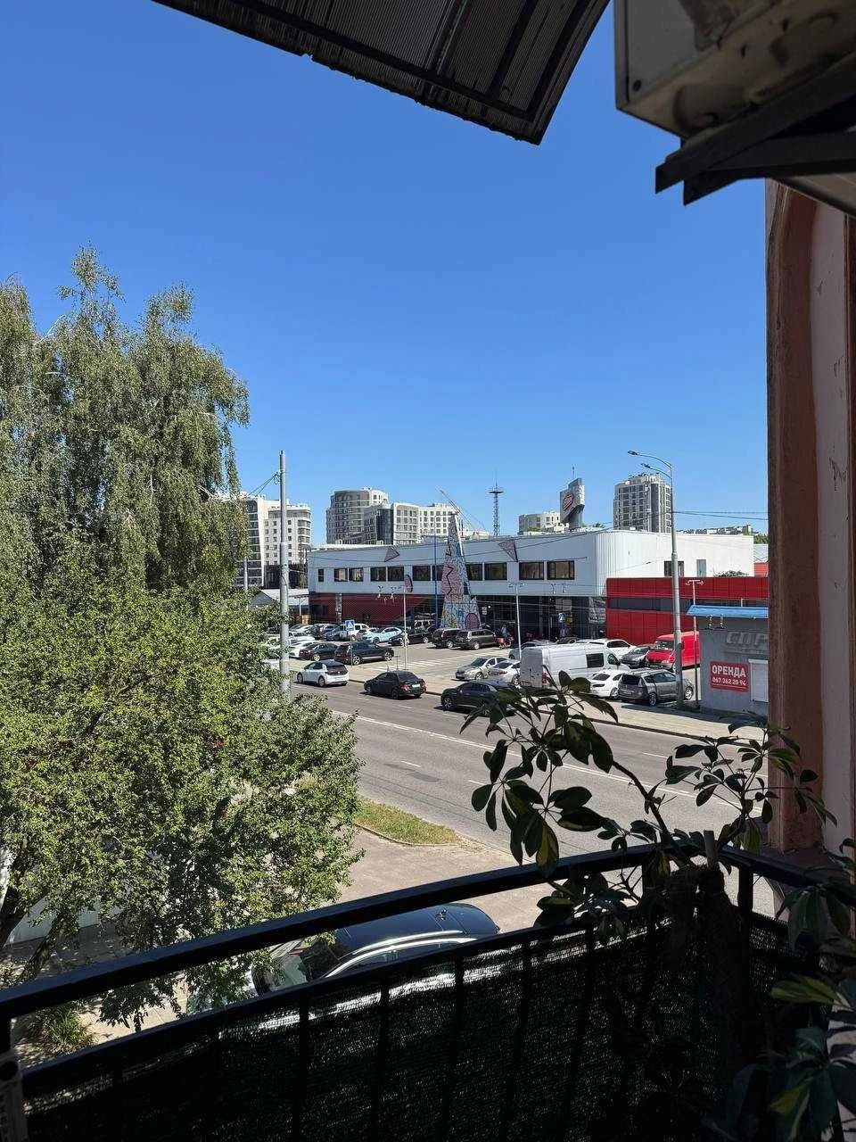 Продажа 4-ком квартиры в вилле со двором на ул.