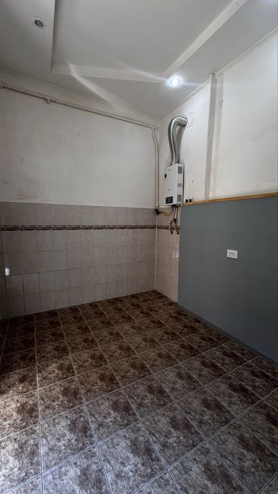 2-room apartment for sale in an Austrian building, Vahylevycha St.