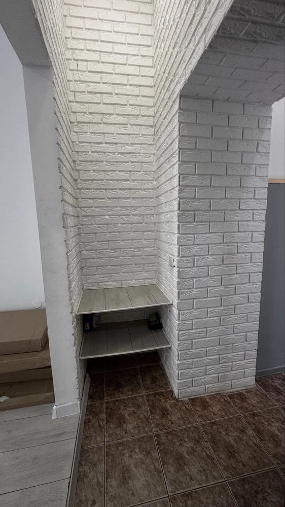 2-room apartment for sale in an Austrian building, Vahylevycha St.