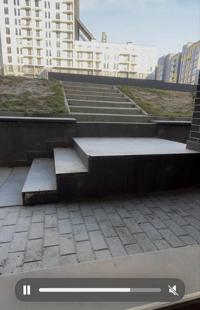 Продам 2х кімнатну квартиру Залізнична 7