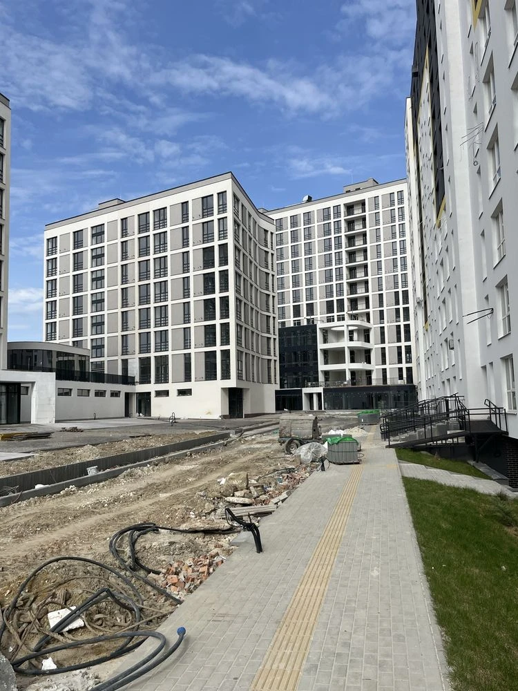 Продам 2х кімнатну квартиру Залізнична 7