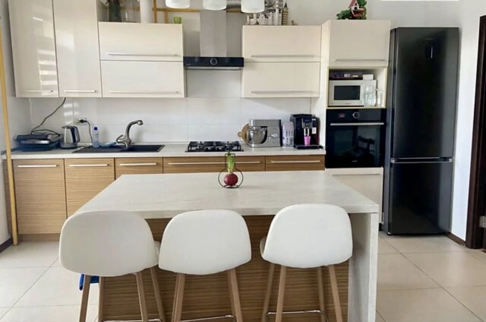 Продаж 2к квартири з ремонтом/ Новий Район/ Газ/89 метрів/ К