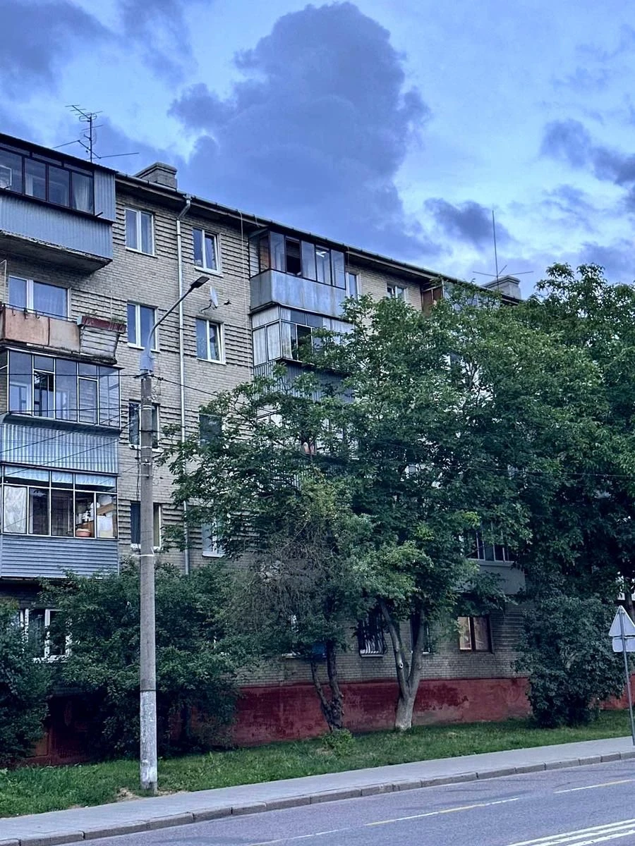 Продаж квартири хороший стан є ВІДЕО Пасічна цегляний будино