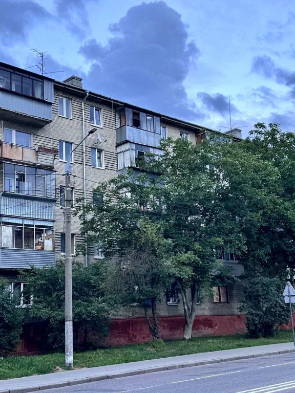 Продаж квартири хороший стан є ВІДЕО Пасічна цегляний будино