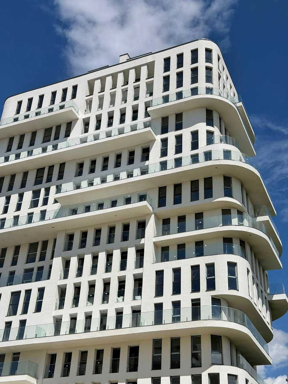 Продаж 2-кімнатної квартири 57,8 м2 з панорамною терасою ЖК