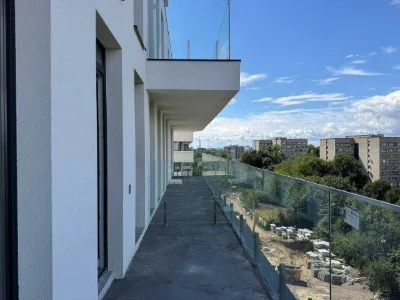 Продаж 2-кімнатної квартири 57,8 м2 з панорамною терасою ЖК