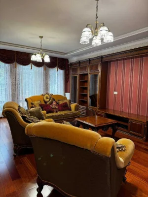 Продаж 1 кімнатної квартири 87 м2 в престижному районі по ву