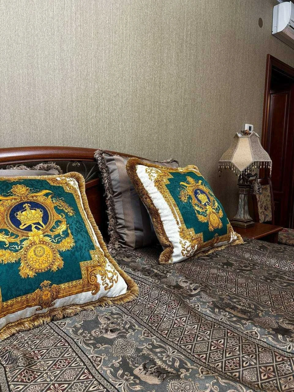 Продаж 1 кімнатної квартири 87 м2 в престижному районі по ву