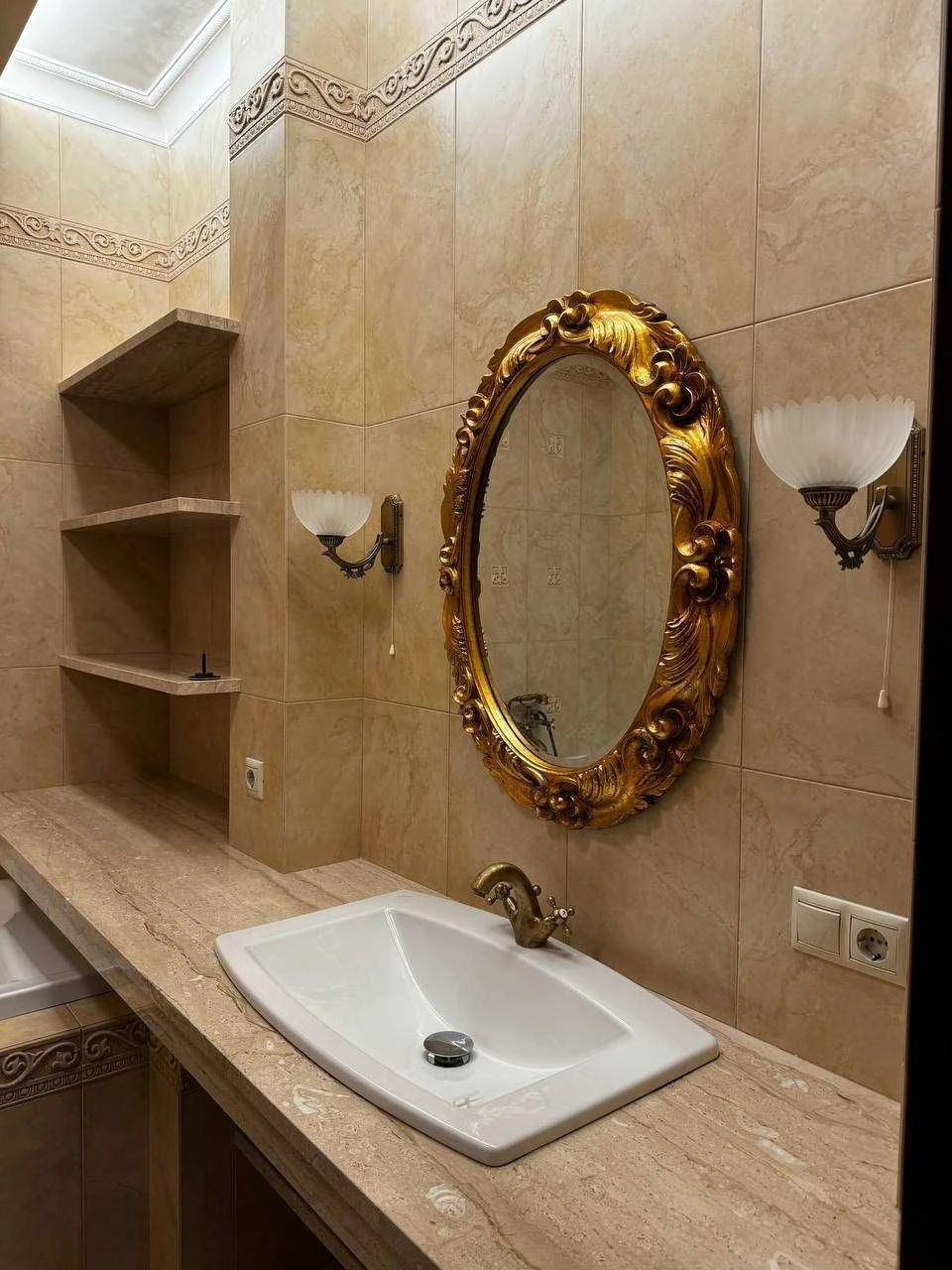 Продаж 1 кімнатної квартири 87 м2 в престижному районі по ву
