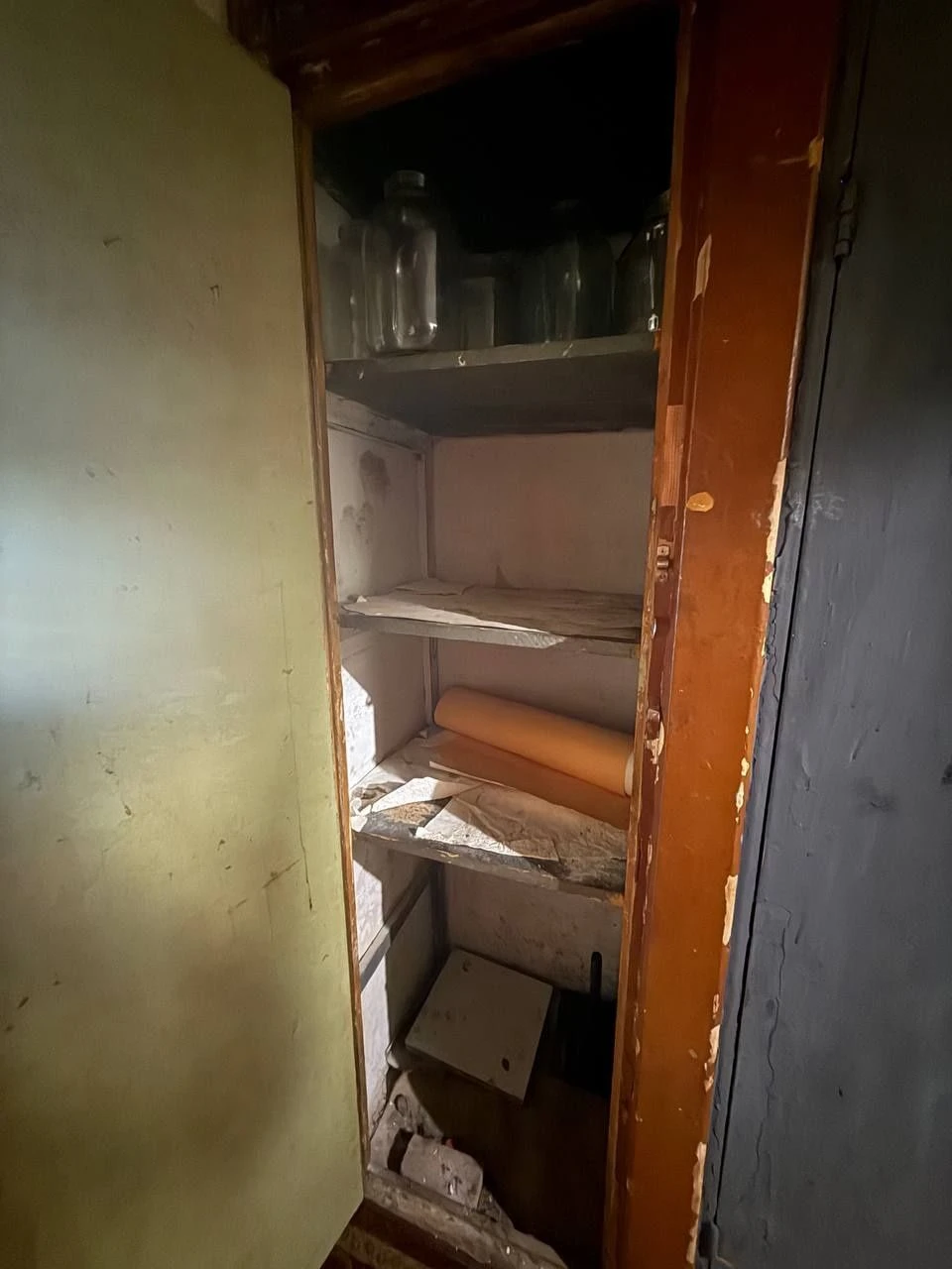 Продаж кімнатна в чудовому гуртожитку. Червоний Міст Шевченк