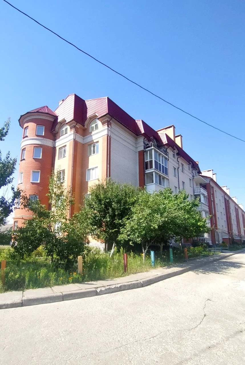 Продаж квартири в гарному будинку
