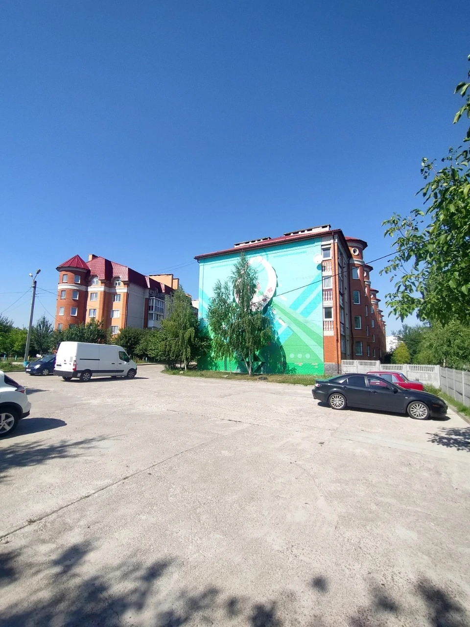 Продаж квартири в гарному будинку