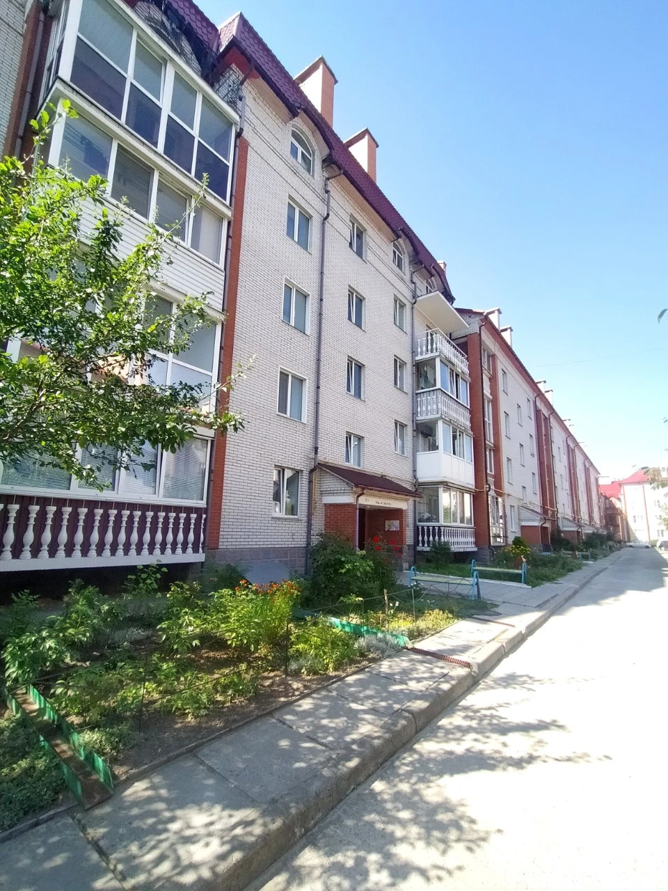 Продаж квартири в гарному будинку
