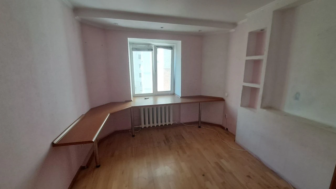 продаж 3 кімн кв 93м2 Центр