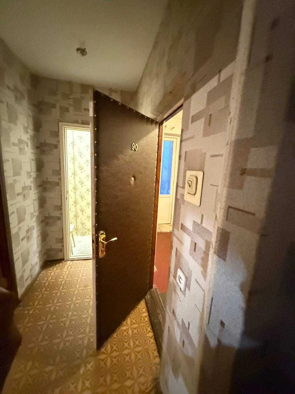 ПРОДАЮ 1-кім.Кв.39м2 "Ул.План."Кух.9м2. Вел.Кімната, Балкон