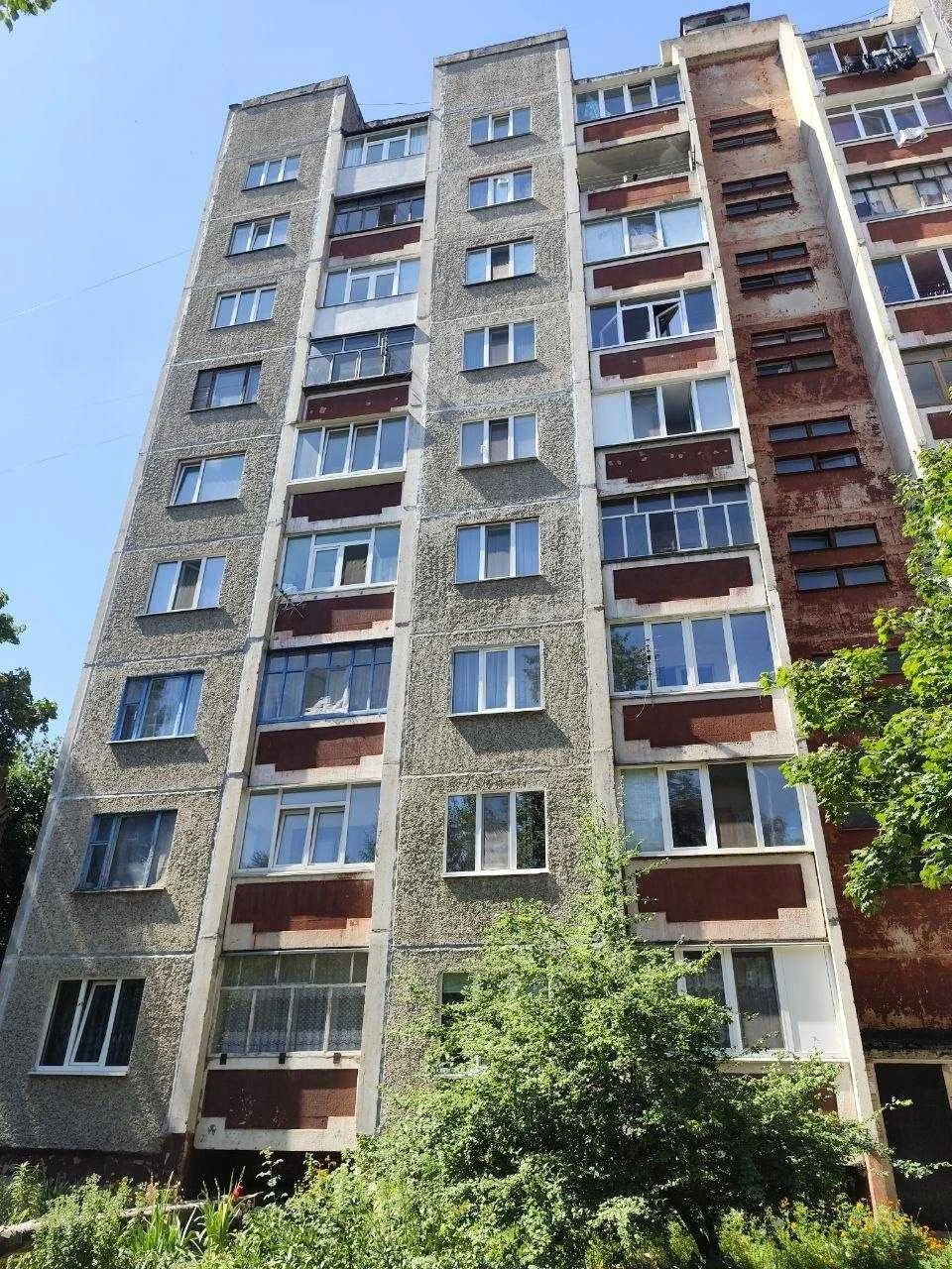 ПРОДАЮ 1-кім.Кв.39м2 "Ул.План."Кух.9м2. Вел.Кімната, Балкон