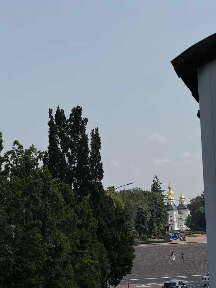 Продаж 2-кімнатної сталінки в центрі міста, район Площі