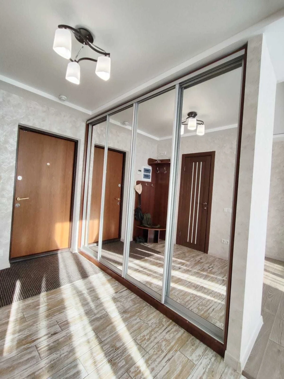 1-кімнатна  студія 43 м2, Ремонт, Меблі. Пр. Миру 277/SZ