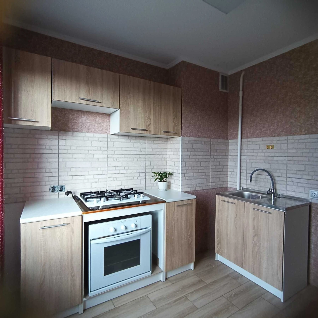 Продається 2-кімнатна квартира площею 48,2 м², Голлівуд. LD