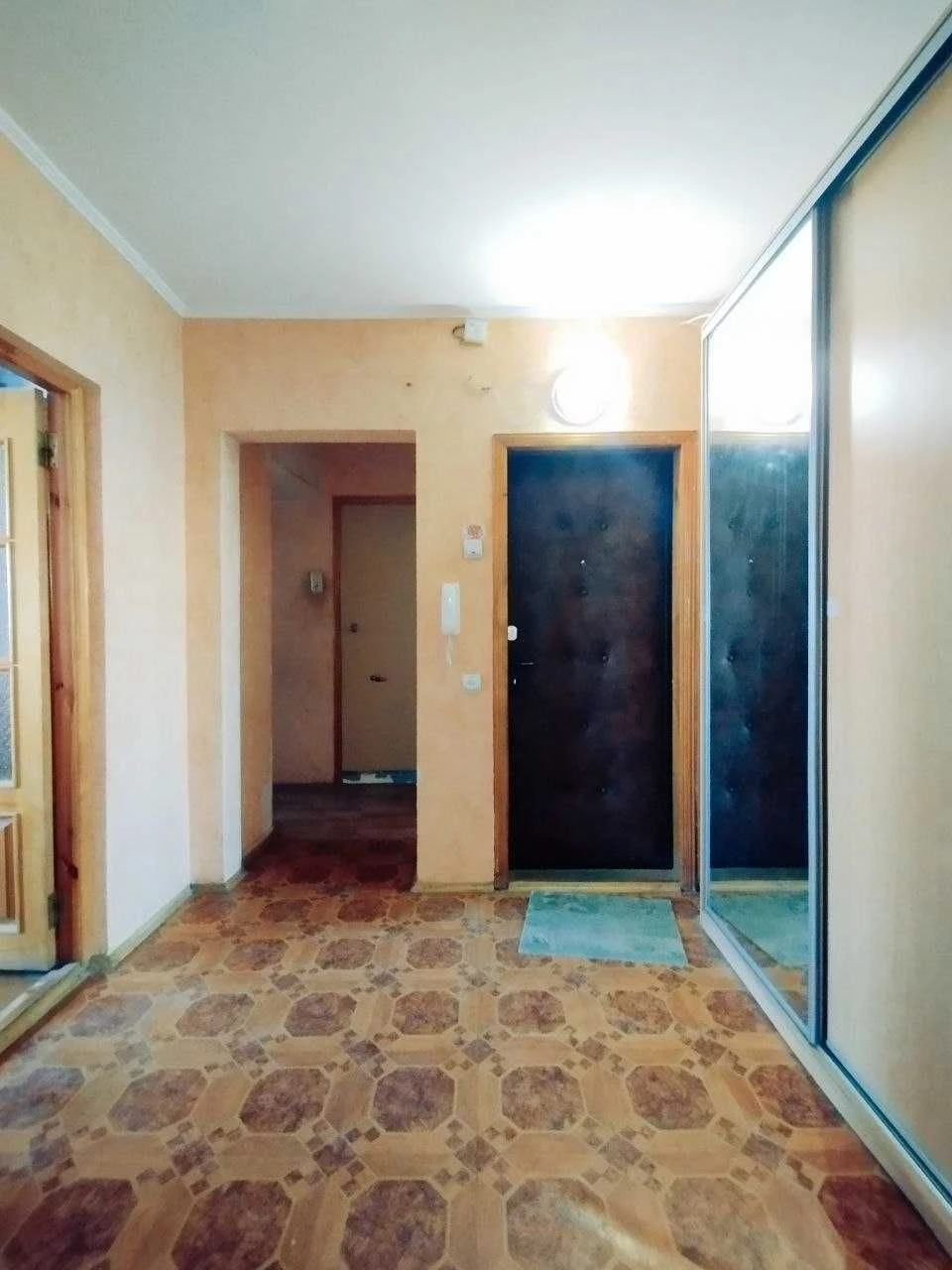 Продам 3 комн. квартиру, 5 минут метро "Победа"
