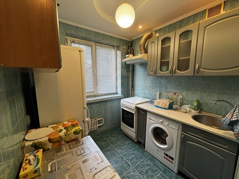 Продам 2 к. кв. этаж 2/5 на 603 м/р ул. В. Зубенко 46