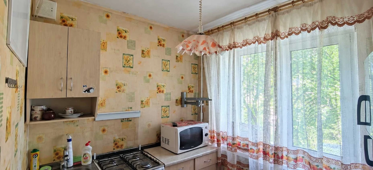 Продам 2к квартиру ХТЗ Метро Индустриальная