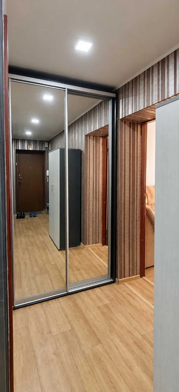 Продам 2к квартиру ХТЗ Метро Индустриальная