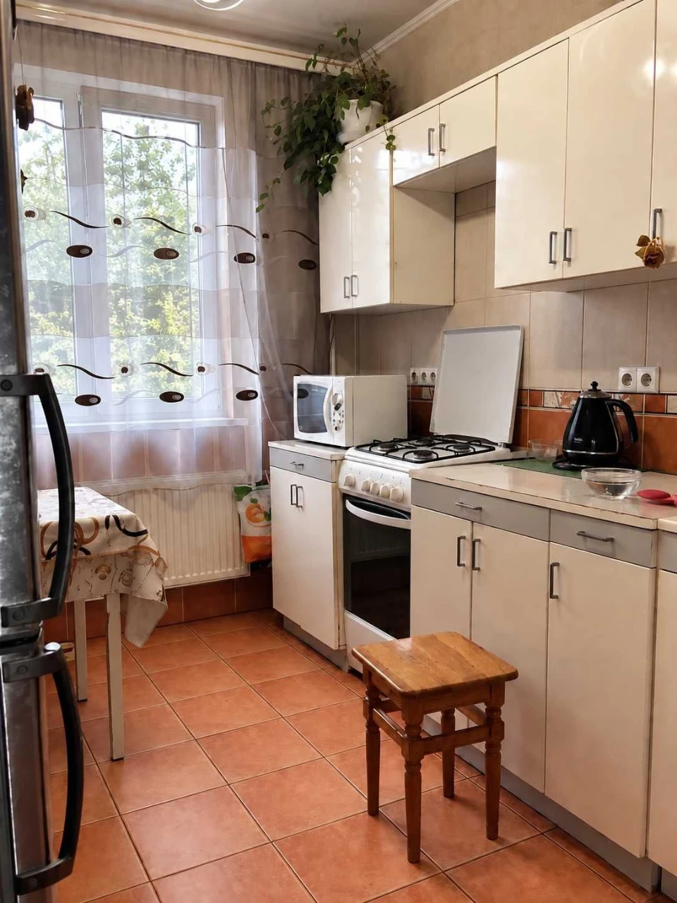 Продам 3к квартиру Роганский Ж\М улучшеной планировки      *