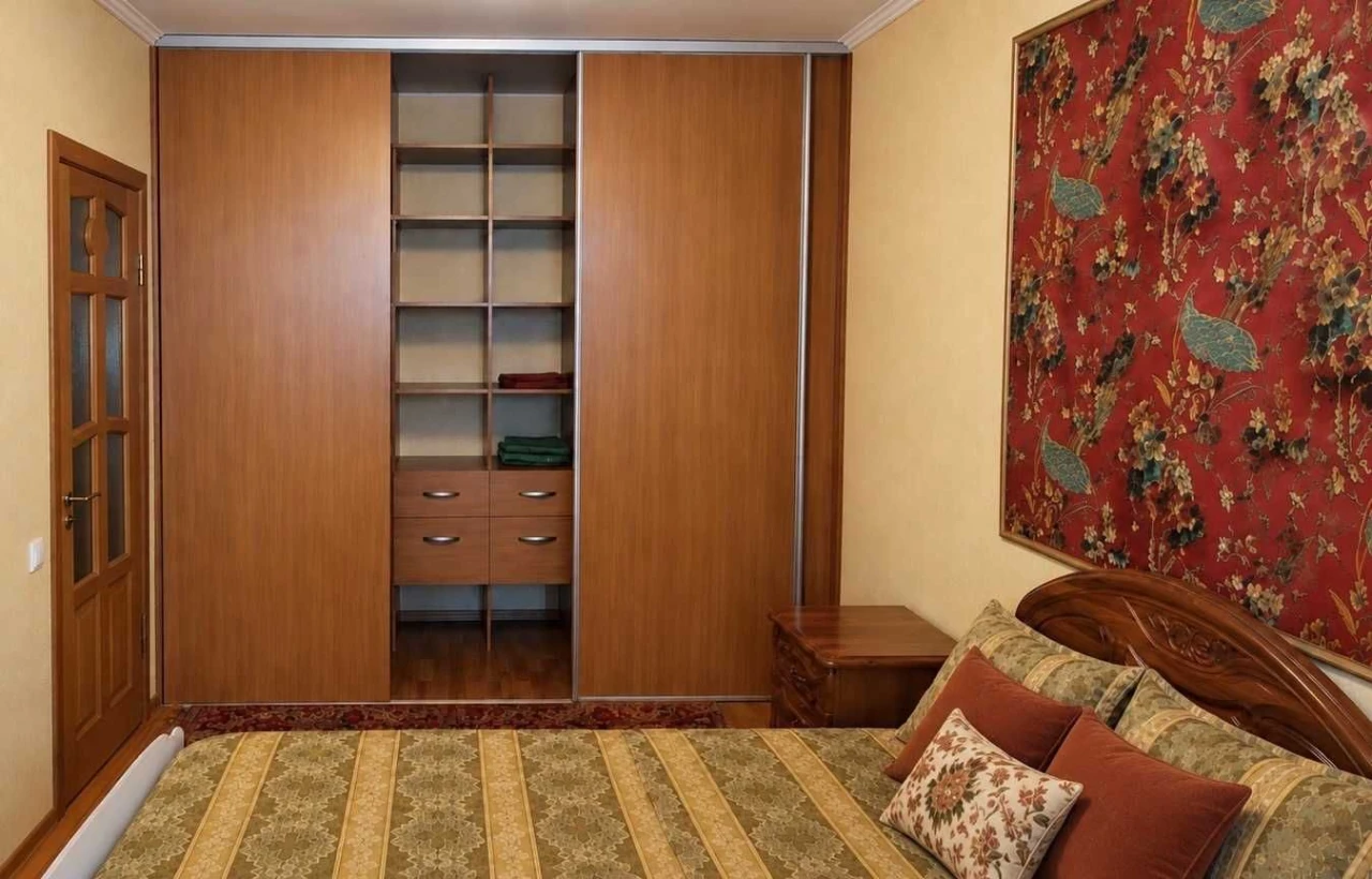 Продам 3к квартиру Роганский Ж\М улучшеной планировки      *