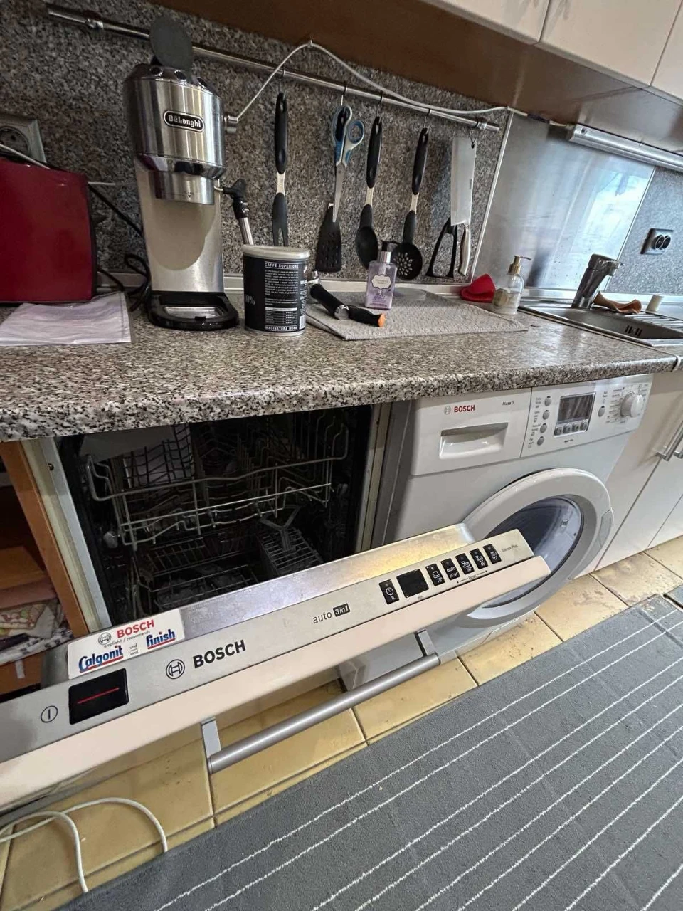 Продам 3-х к. кв. Метро Холодная Гора! Заходи и живи! ГАЗ! Т