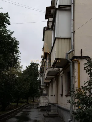 Продам 2-х комнатную квартиру на Холодной горе  .  Метро Хол