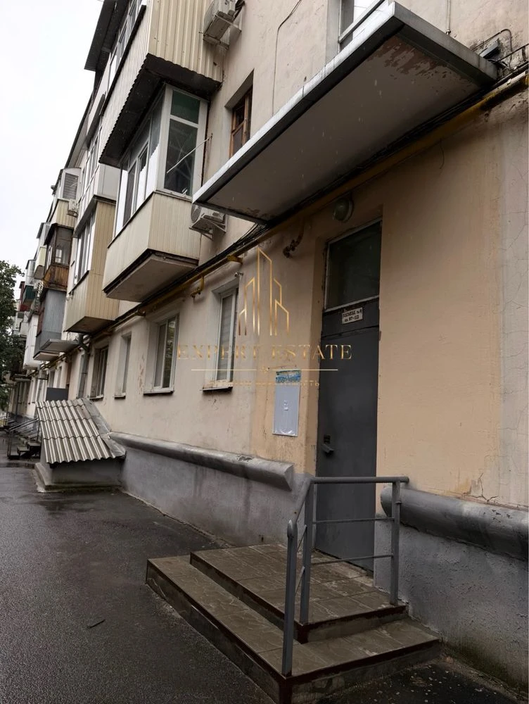 Продам 2-х комнатную квартиру на Холодной горе  .  Метро Хол