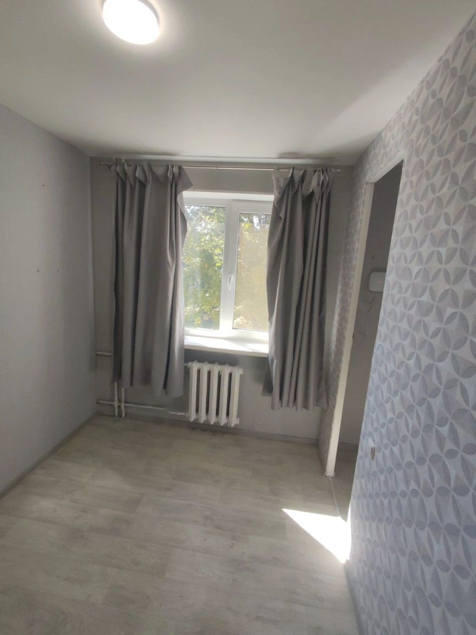 Продам 1 к.кв. с ремонтом 4/5 ул.Франтишека Крала 43, р-н ХТ