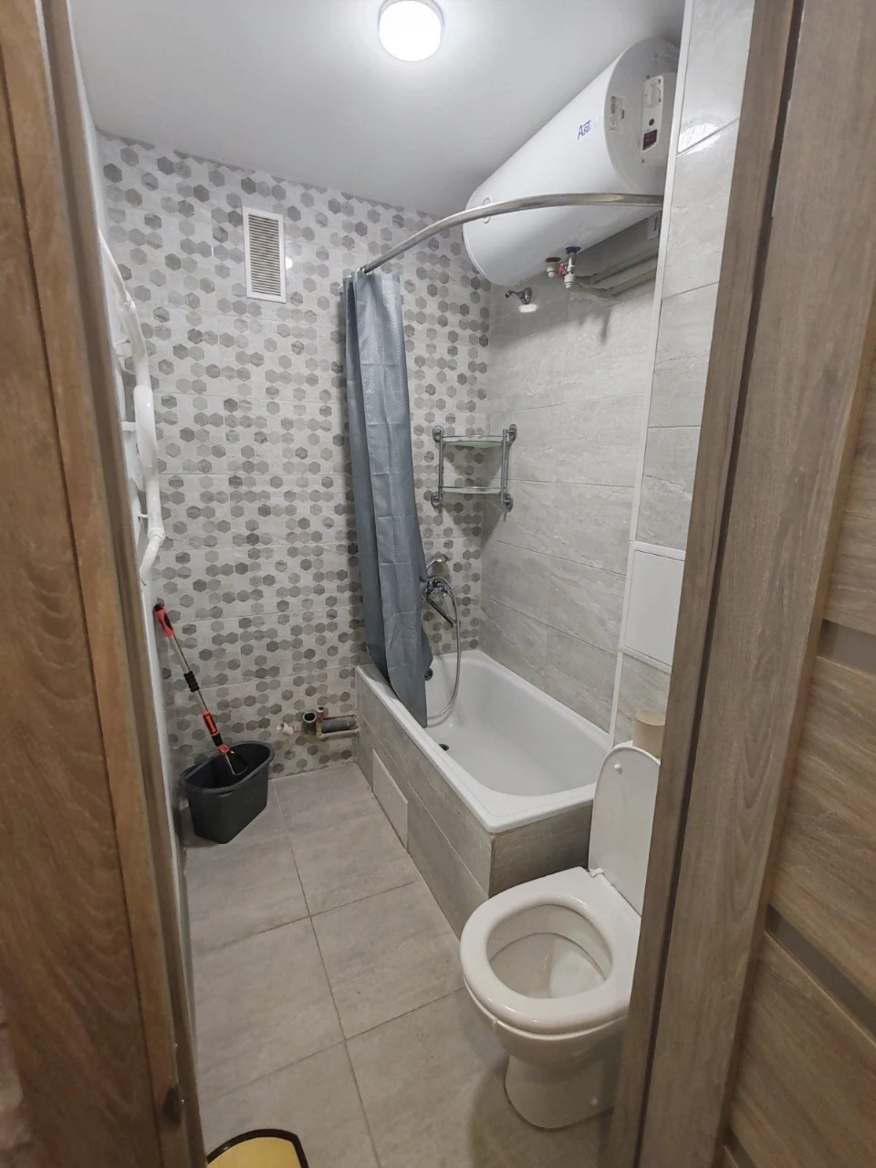 Продам 1 к.кв. с ремонтом 4/5 ул.Франтишека Крала 43, р-н ХТ