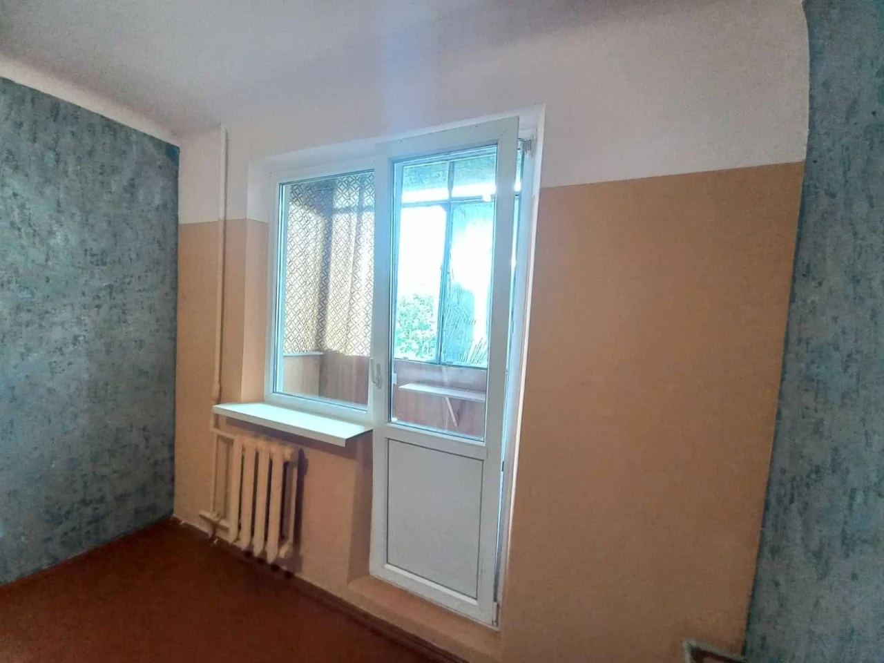 For sale 2-room apartment on Pavlovo Pole, metro 23 Avgusta,