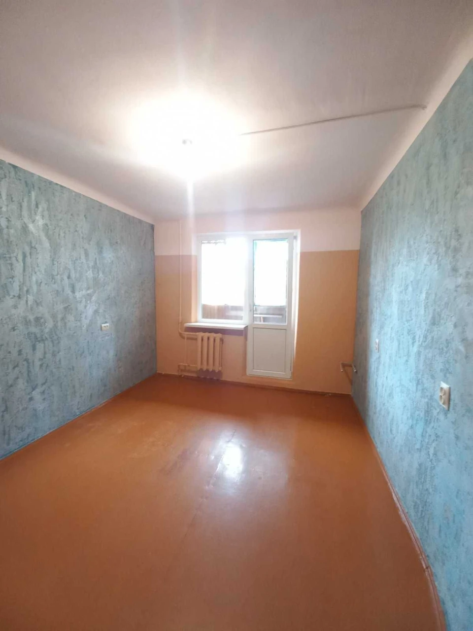 For sale 2-room apartment on Pavlovo Pole, metro 23 Avgusta,
